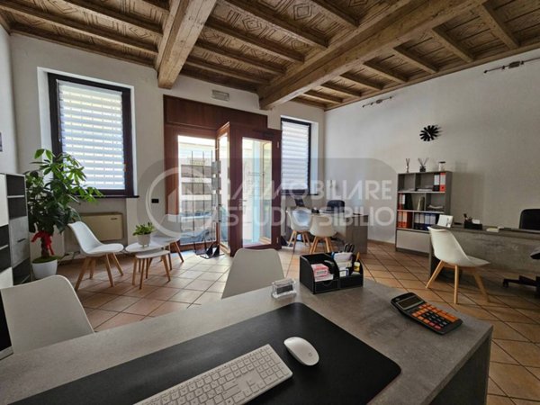 negozio in affitto a Mantova in zona Centro Storico