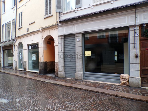 negozio in affitto a Mantova