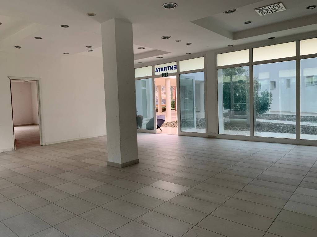 locale commerciale in affitto a Mantova in zona Valletta Paiolo