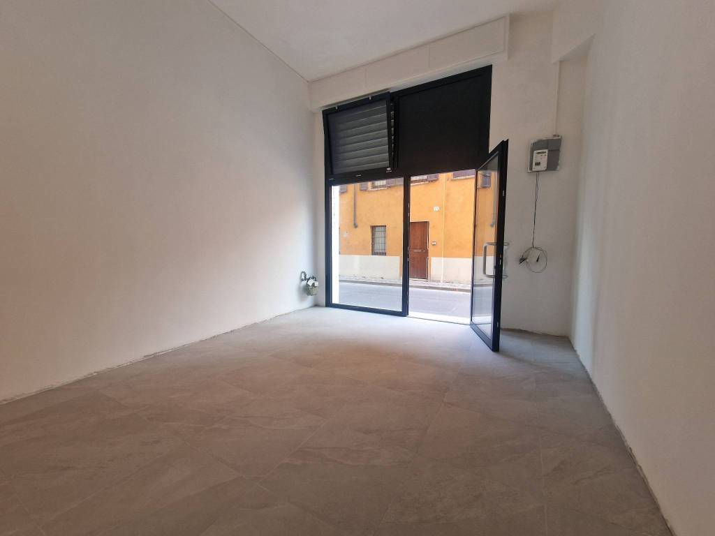 negozio in affitto a Mantova