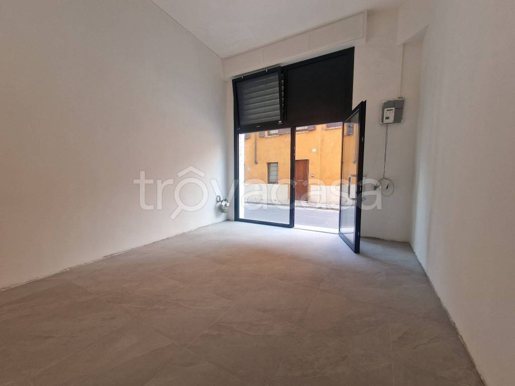 negozio in affitto a Mantova