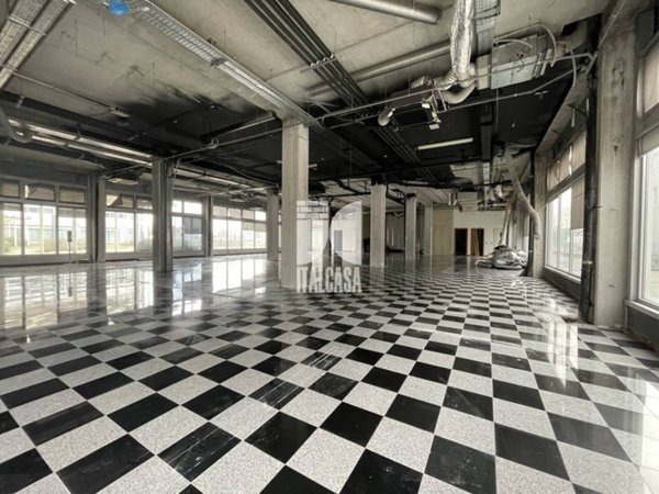 negozio in affitto a Mantova in zona Formigosa