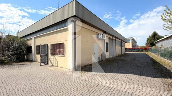 locale di sgombero in affitto a Mantova in zona Gambarana