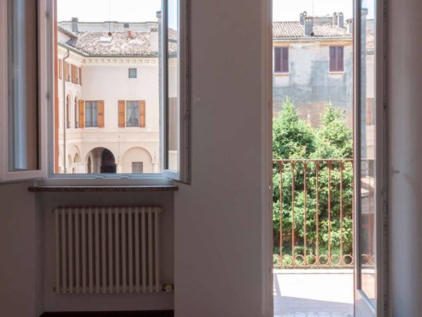 appartamento in affitto a Mantova in zona Via Principe Amedeo