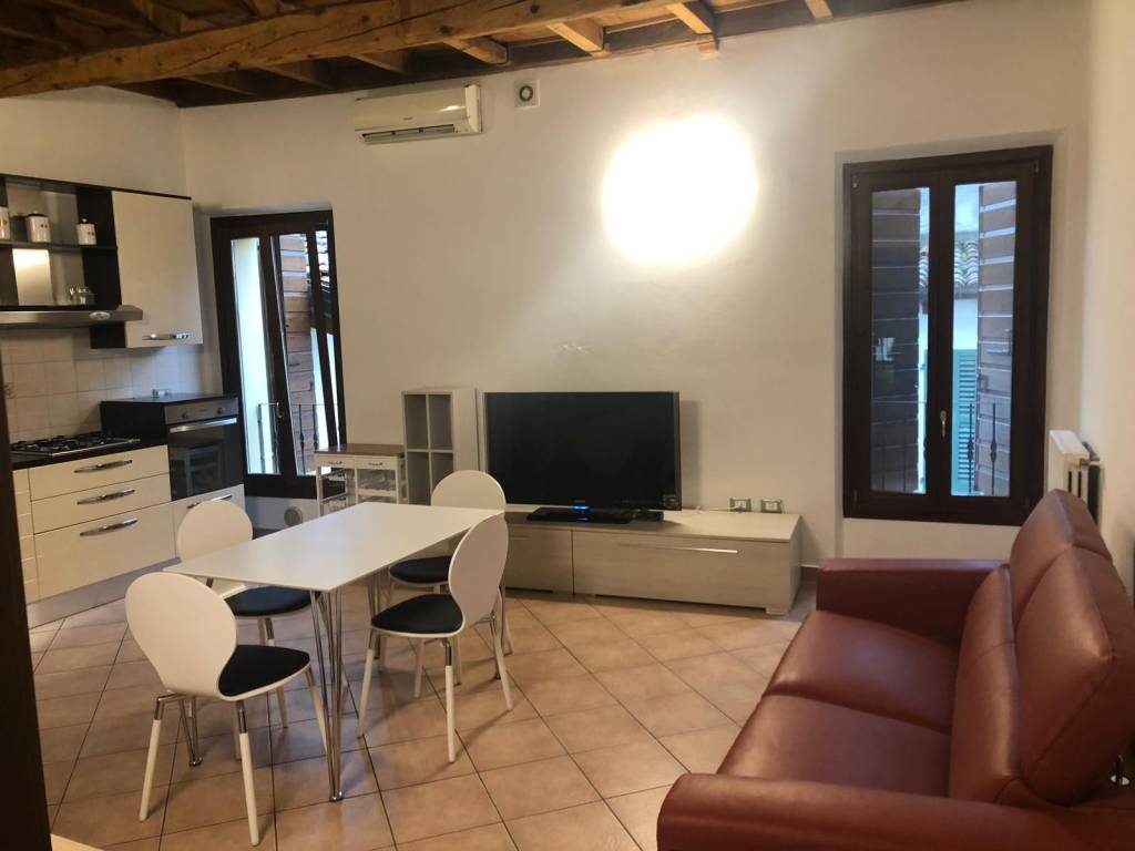 appartamento in affitto a Mantova in zona Centro Storico