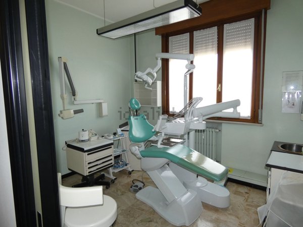 locale commerciale in affitto a Mantova in zona Viale Risorgimento