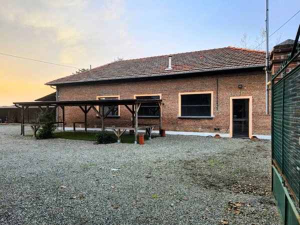 locale commerciale in affitto a Marmirolo in zona Marengo
