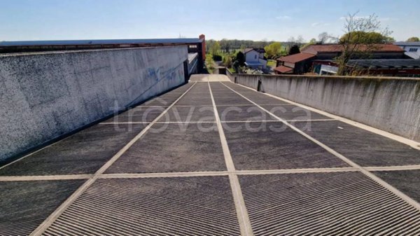 locale commerciale in affitto a Marmirolo
