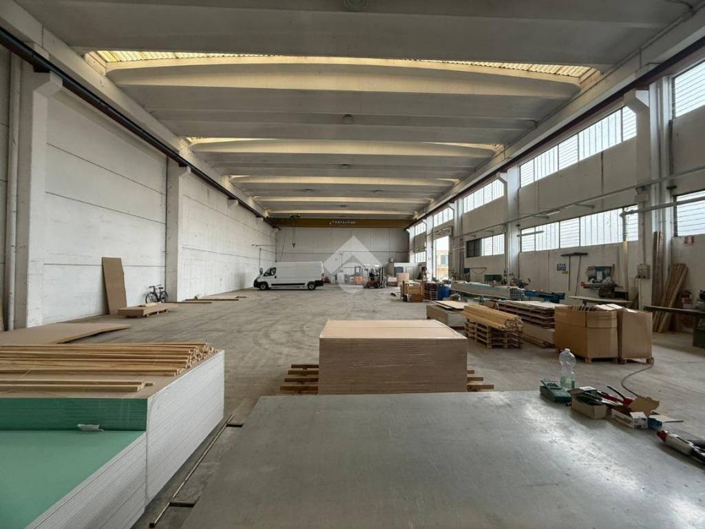 locale commerciale in affitto a Medole in zona Crocevia