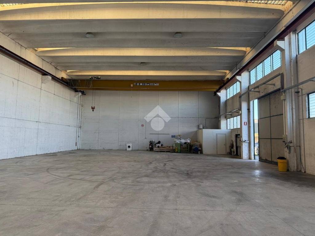 locale commerciale in affitto a Medole in zona Crocevia