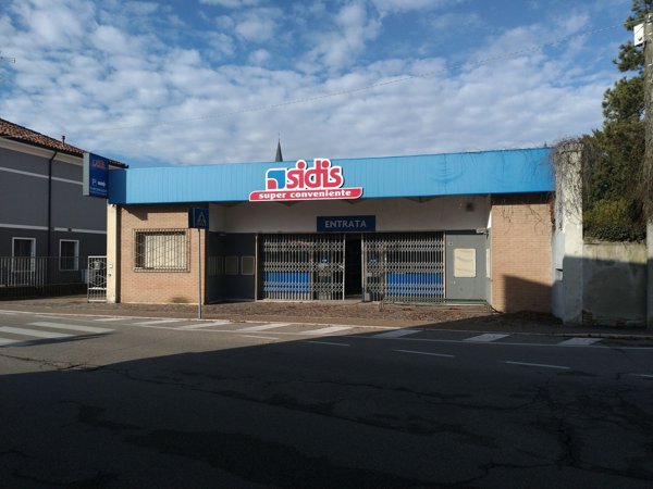 negozio in affitto ad Ostiglia