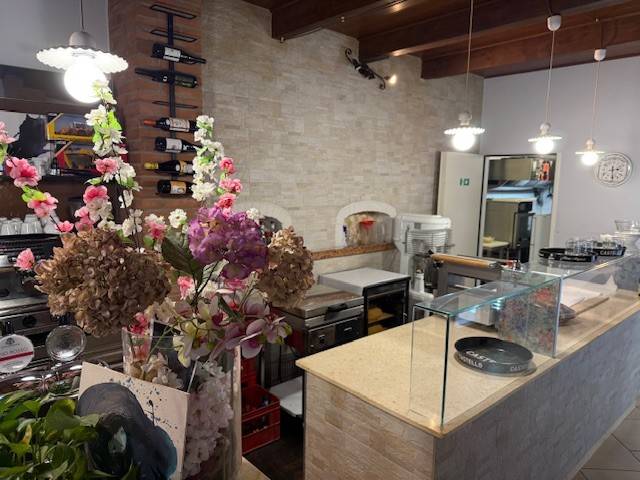 negozio in affitto ad Ostiglia