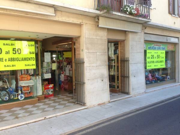 negozio in affitto ad Ostiglia