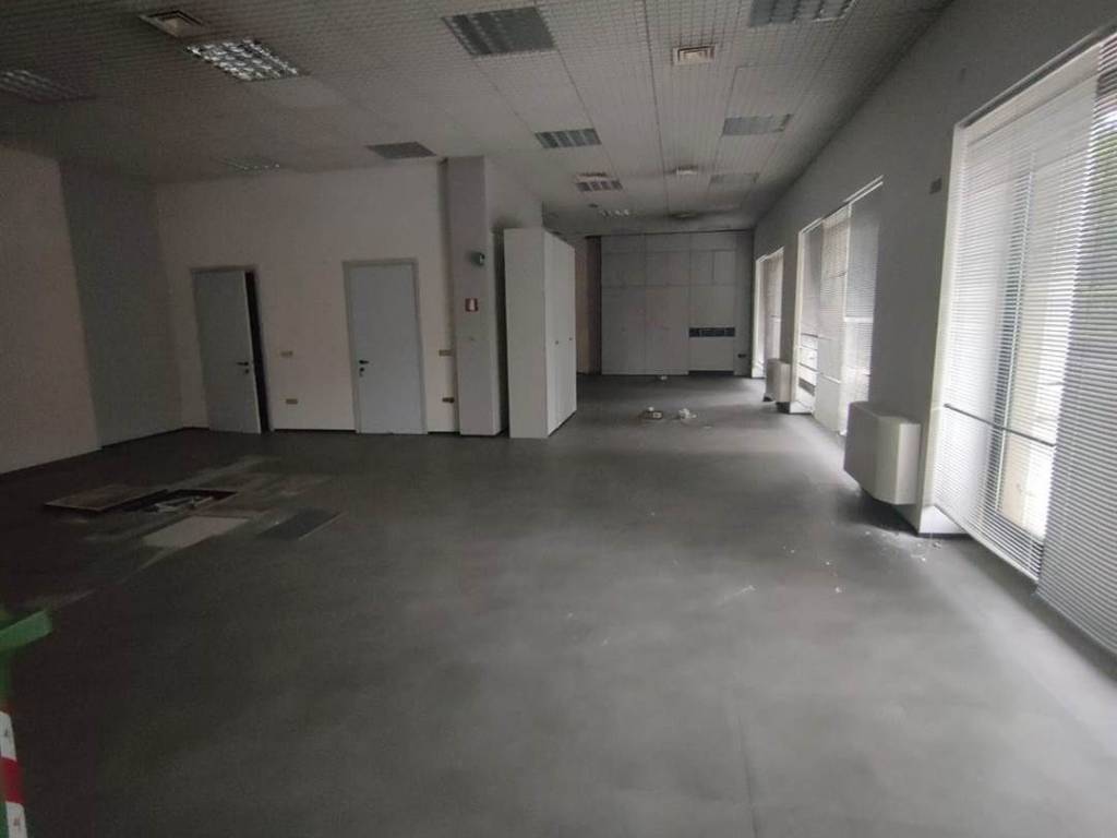 locale commerciale in affitto a Pegognaga