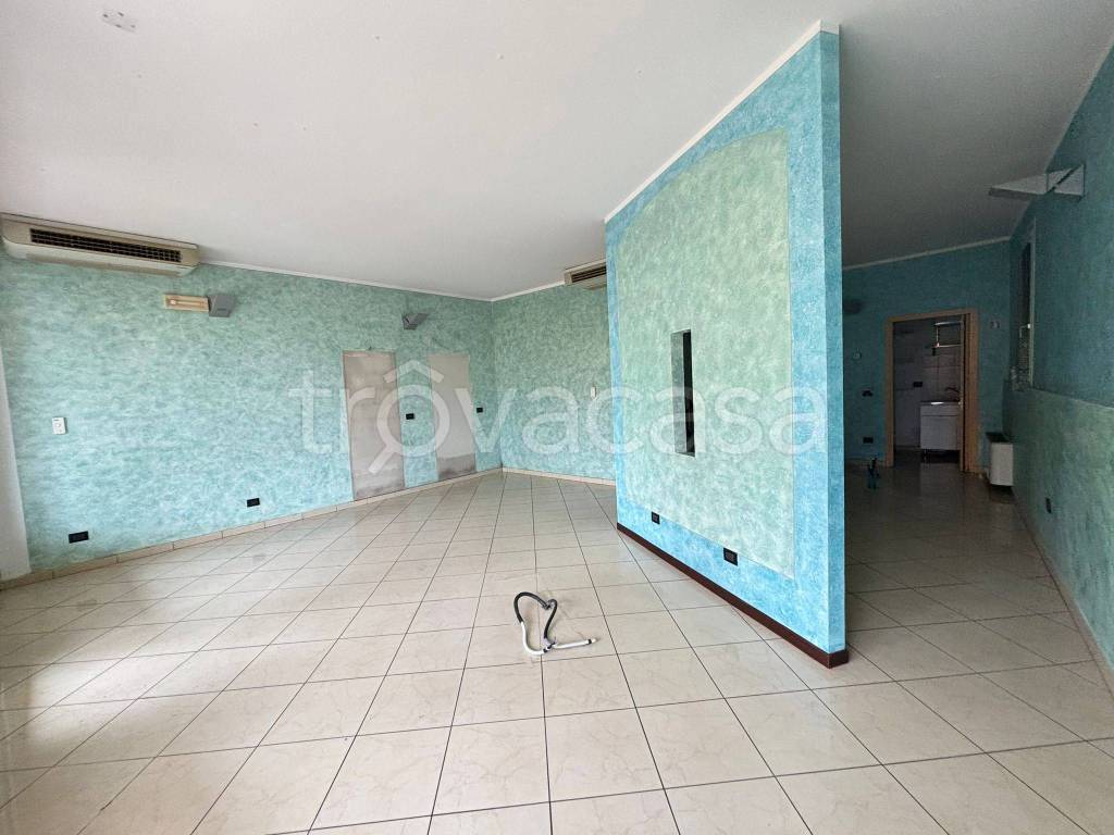 negozio in affitto a Poggio Rusco