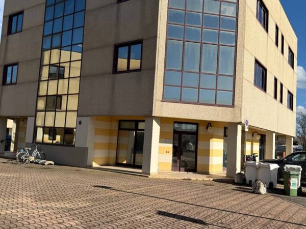 ufficio in affitto a Porto Mantovano in zona Malpensata