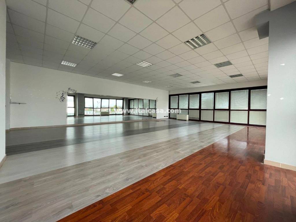 ufficio in affitto a Porto Mantovano in zona Sant'Antonio