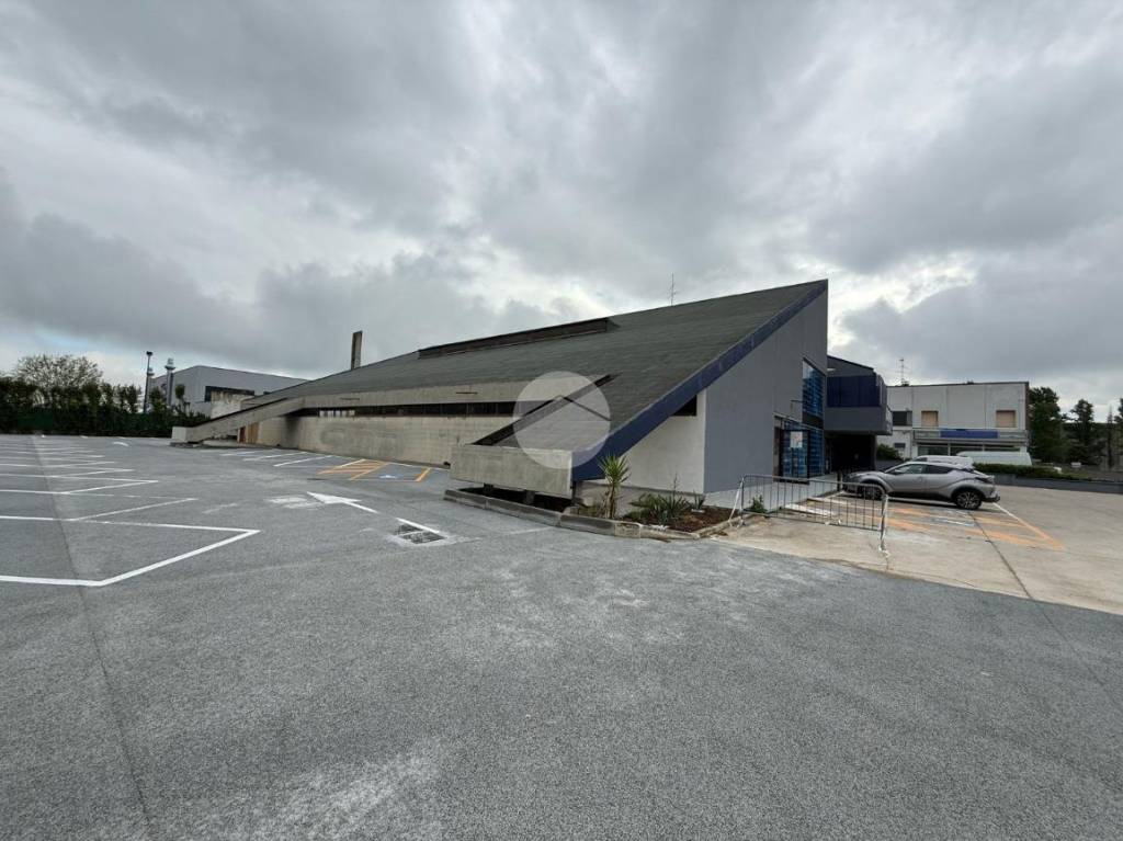 negozio in affitto a Porto Mantovano