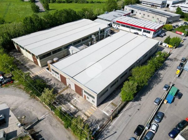 locale commerciale in affitto a Porto Mantovano