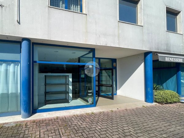 locale commerciale in affitto a Porto Mantovano