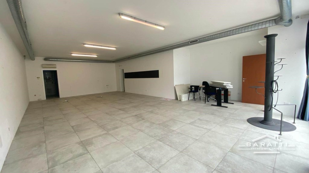 negozio in affitto a Porto Mantovano