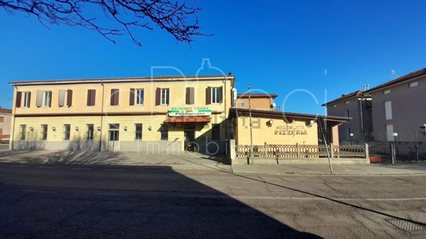 negozio in affitto a Porto Mantovano in zona Sant'Antonio