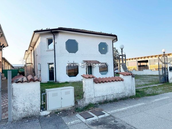 ufficio in affitto a Porto Mantovano