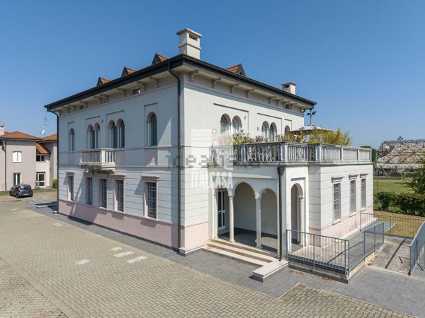 ufficio in affitto a Porto Mantovano in zona Sant'Antonio