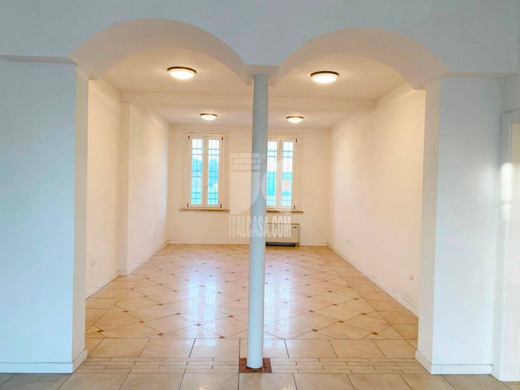 ufficio in affitto a Porto Mantovano in zona Sant'Antonio
