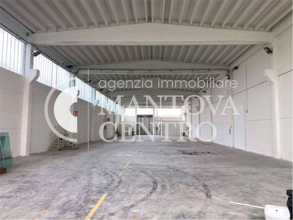 locale commerciale in affitto a Porto Mantovano in zona Malpensata