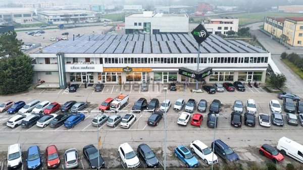 locale commerciale in affitto a Porto Mantovano