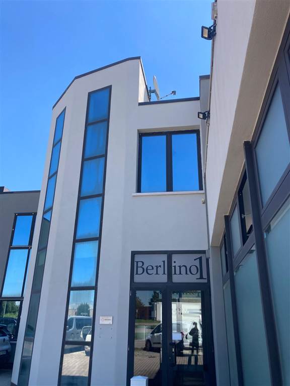 ufficio in affitto a Porto Mantovano in zona Malpensata