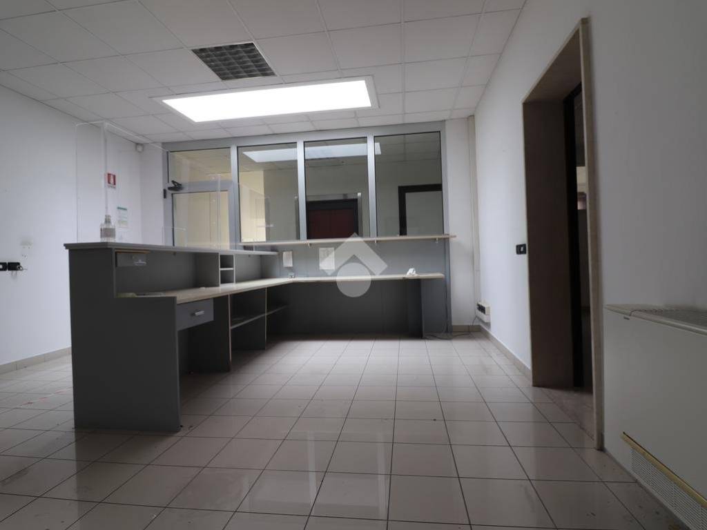 ufficio in affitto a Porto Mantovano in zona Malpensata