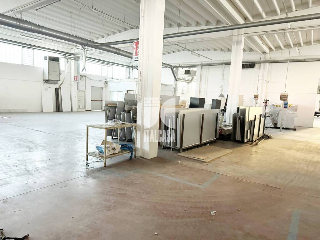 locale commerciale in affitto a Porto Mantovano in zona Malpensata