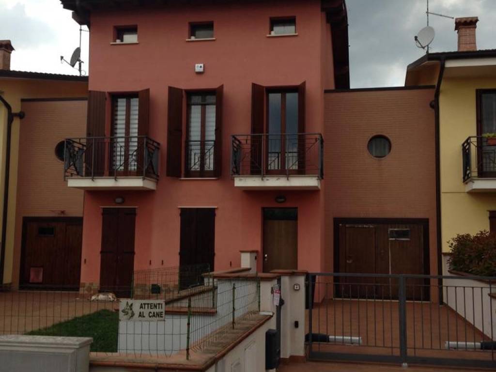 casa indipendente in affitto a Porto Mantovano in zona Sant'Antonio