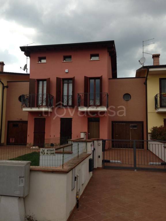 casa indipendente in affitto a Porto Mantovano in zona Sant'Antonio