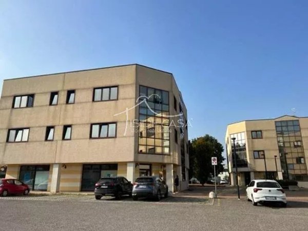 ufficio in affitto a Porto Mantovano in zona Malpensata