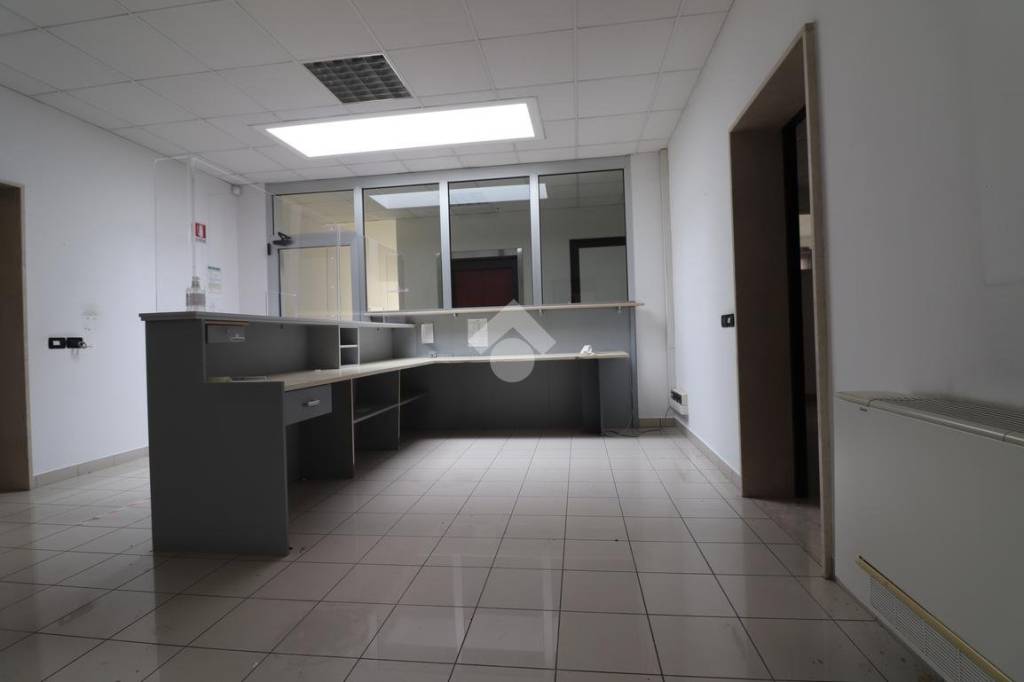 ufficio in affitto a Porto Mantovano in zona Malpensata