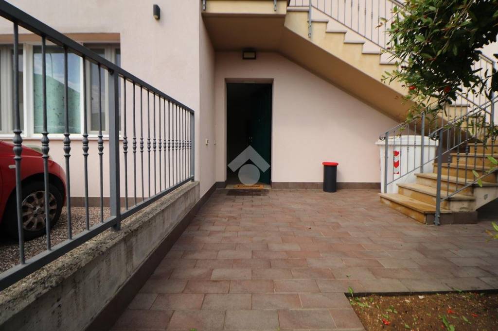 ufficio in affitto a Porto Mantovano in zona Sant'Antonio