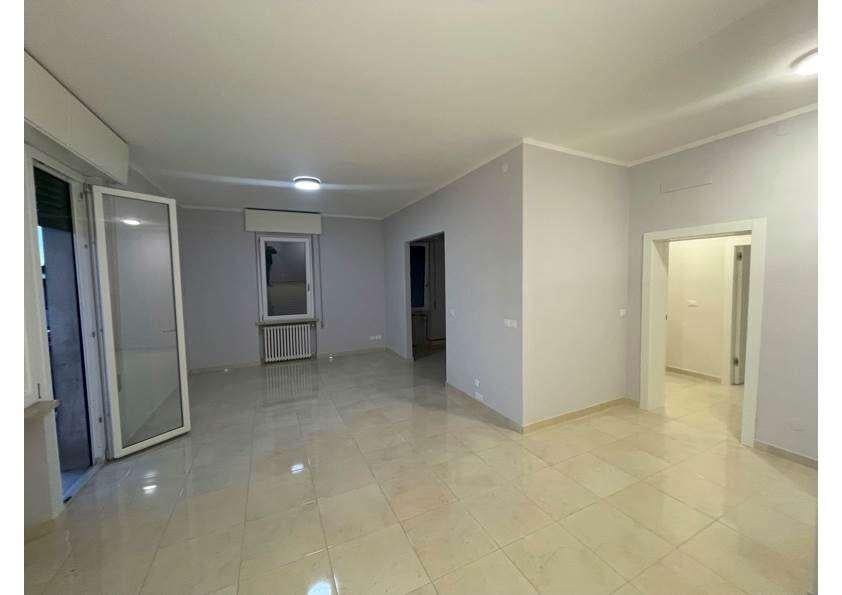 appartamento in affitto a Roverbella