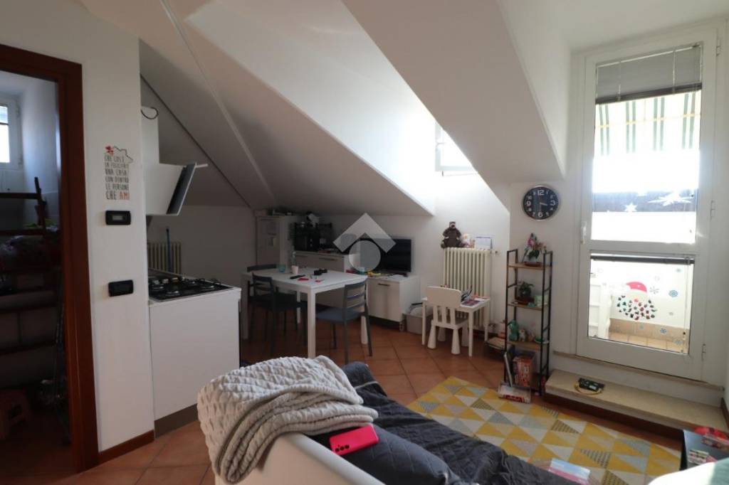 appartamento in affitto a Roverbella