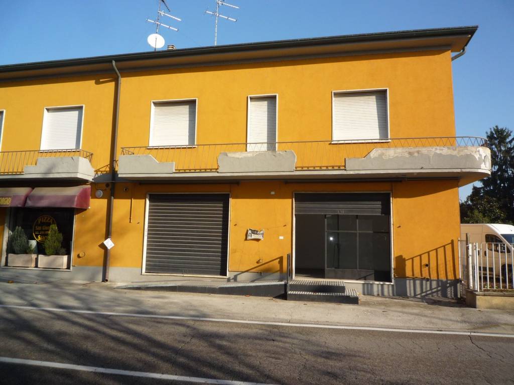negozio in affitto a San Giorgio Bigarello in zona Mottella