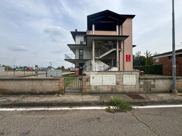 ufficio in affitto a San Giorgio Bigarello in zona Mottella