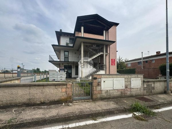 ufficio in affitto a San Giorgio Bigarello in zona Mottella