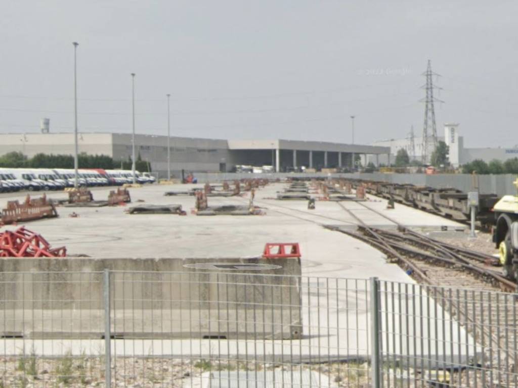 locale commerciale in affitto a Suzzara