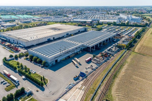 capannone in affitto a Suzzara