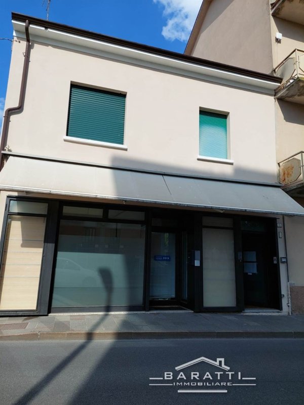negozio in affitto a Suzzara