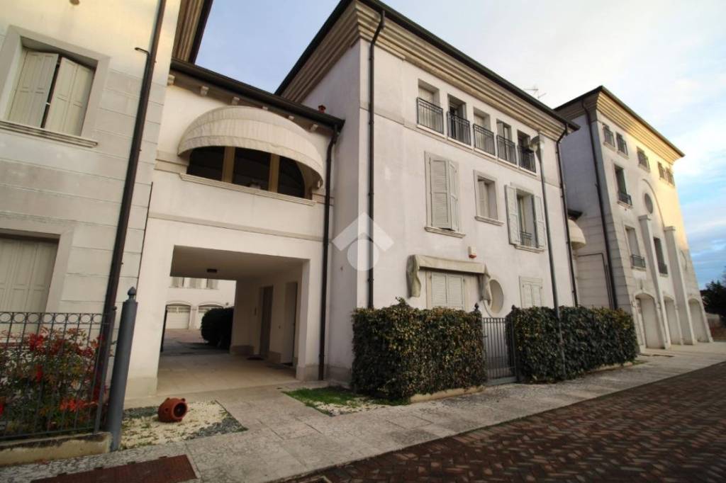 appartamento in affitto a Suzzara