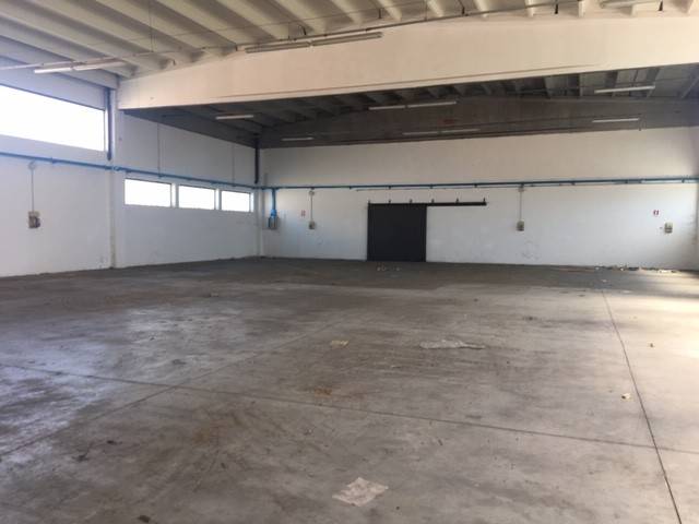 locale commerciale in affitto a Viadana