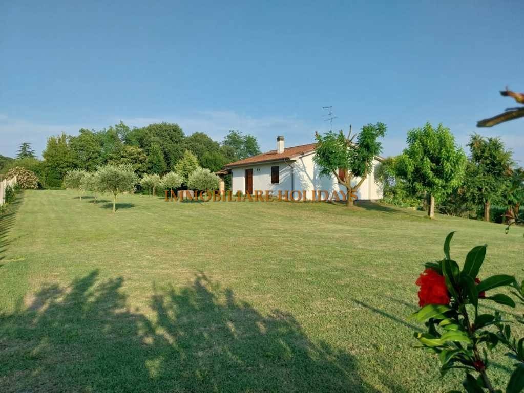 casa indipendente in affitto a Volta Mantovana in zona Bezzetti